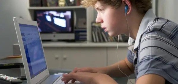 Ask The Expert: Teen Computer Rules–Should Computers Be in Common Areas?