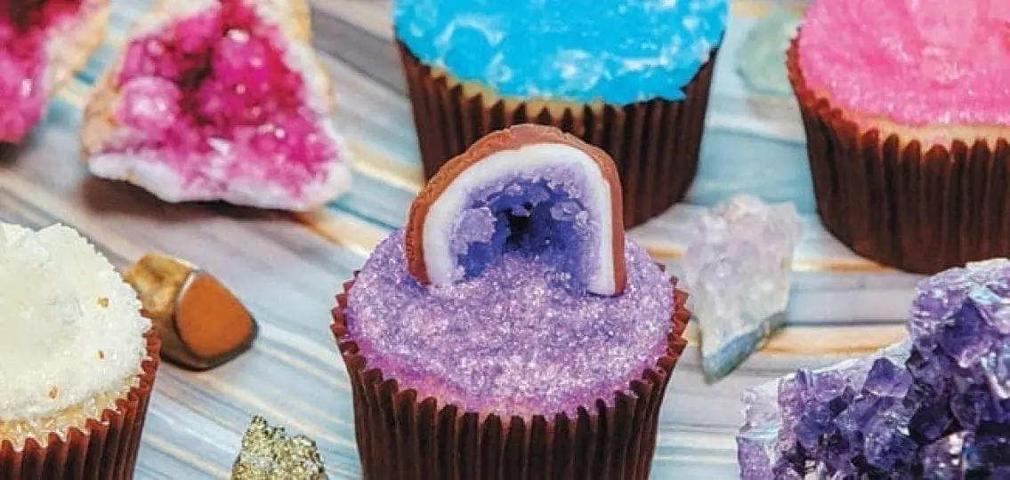 cupcakes decorated to look like geodes