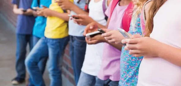 Tweens and Texting: Are Group Chats Trouble for Tweens?