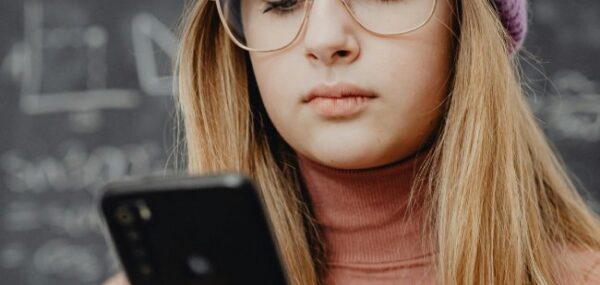 4 Tips on Helping Your Teen Wear Prescription Glasses