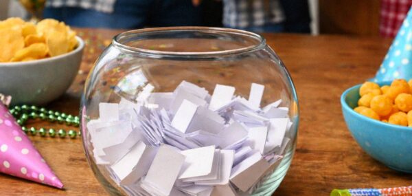 How to Play the Fishbowl Game – Rules and Ideas