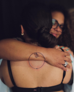 Hug Circle mother-daughter Tattoo ideas