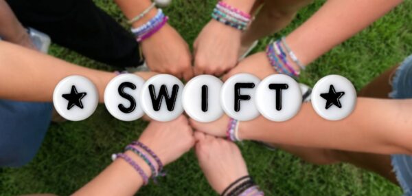 200+ Cute and Creative Taylor Swift Friendship Bracelet Ideas